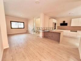 Chalet en venta en Adeje, Calle las Jarcias, 38670 photo 0