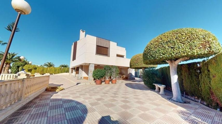 Chalet en venta en Elche, Ctra. santa pola photo 0