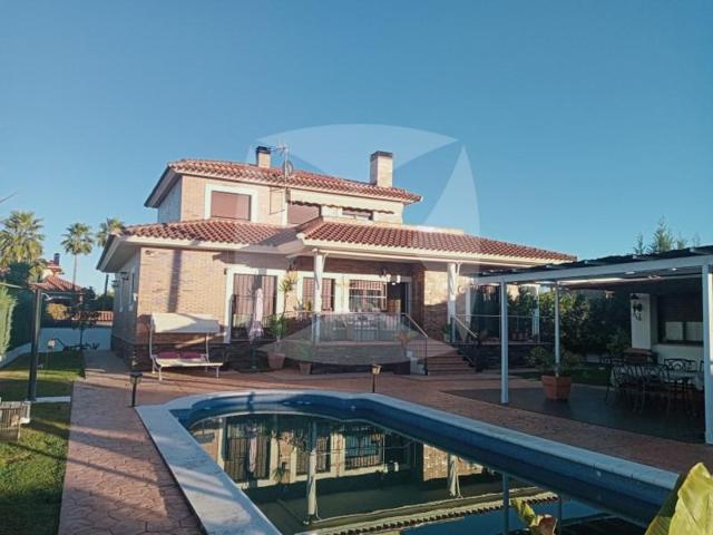 Chalet en venta en Badajoz photo 0