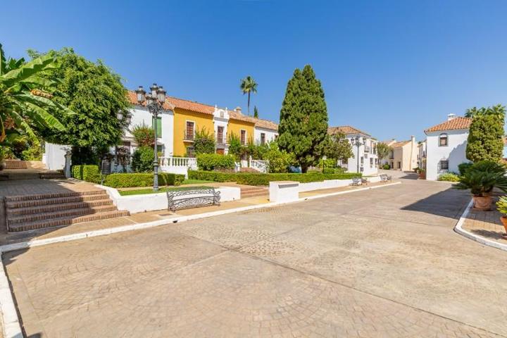 Casas de pueblo en venta en San Pedro de Alcántara, Guadalmina Baja photo 0