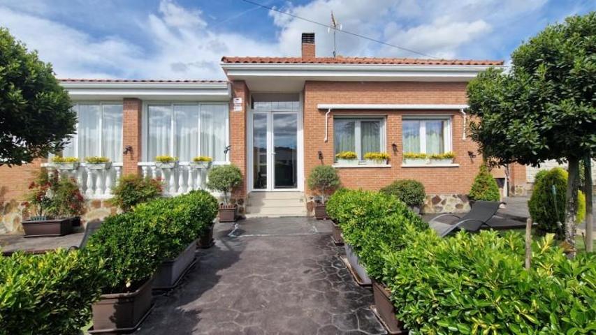 Chalet en venta en Nuevo Baztán, Eurovillas photo 0