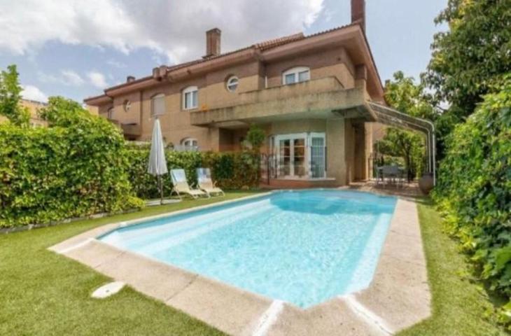 Chalet en venta en Cáceres, R-66 photo 0