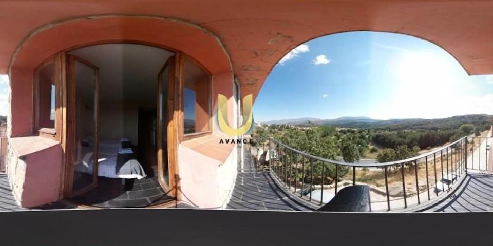 Local comercial en venta en Hoyocasero photo 0