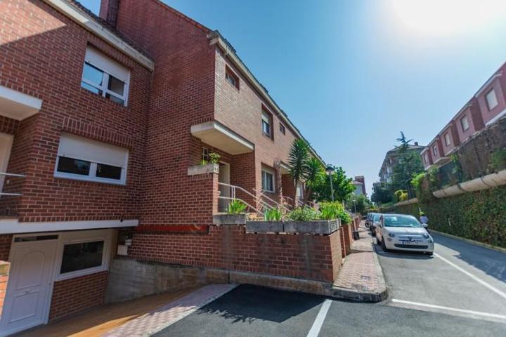 Adosada en venta en Santander, Sardinero photo 0