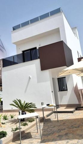 Chalet en venta en La Marina, El pinet photo 0