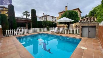 Chalet en venta en Zubia, Centro photo 0