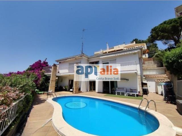 Chalet en venta en Tossa de Mar photo 0