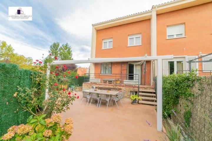 Adosada en venta en Colmenar Viejo, Santa teresa photo 0