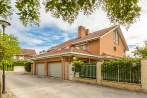 Casa en venta en Egüés, Egüés photo 0