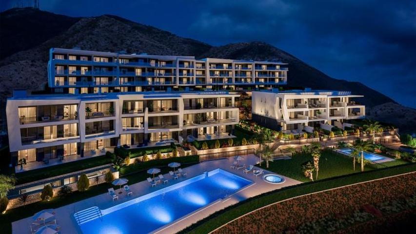 Apartamento en venta en Fuengirola, Carvajal photo 0