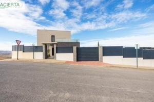 Chalet en venta en Dílar, CAÑADAS DEL PARQUE photo 0