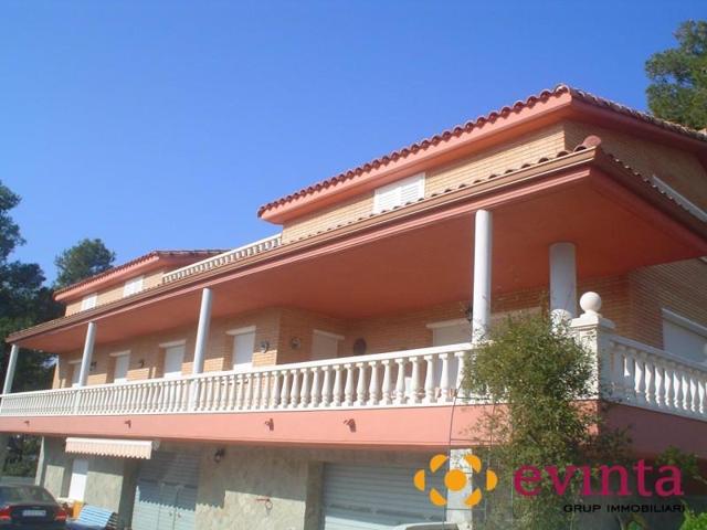 Casa en venta en Olesa de Bonesvalls, Can olivella photo 0