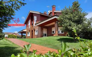 Chalet en venta en Gijón, Somio photo 0