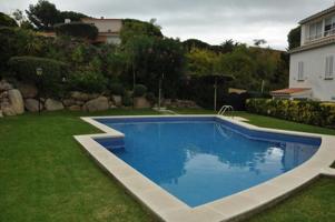 Adosada en venta en Castell-Platja d'Aro, SAgaró photo 0