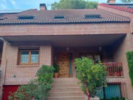 Adosada en venta en Galapagar, La Navata photo 0