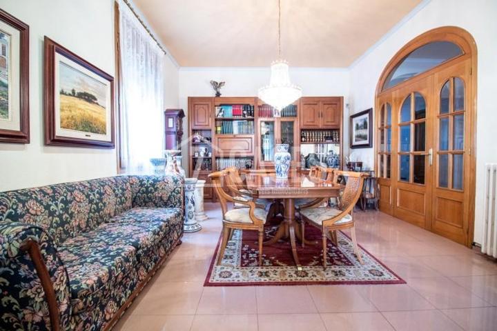 Casa en venta en Mataró, Centro photo 0