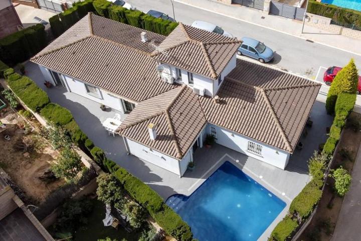 Casa en venta en Martorell, Can casas photo 0