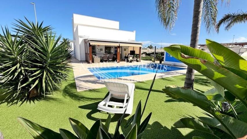 Chalet en venta en El Verger, Marina Alta photo 0