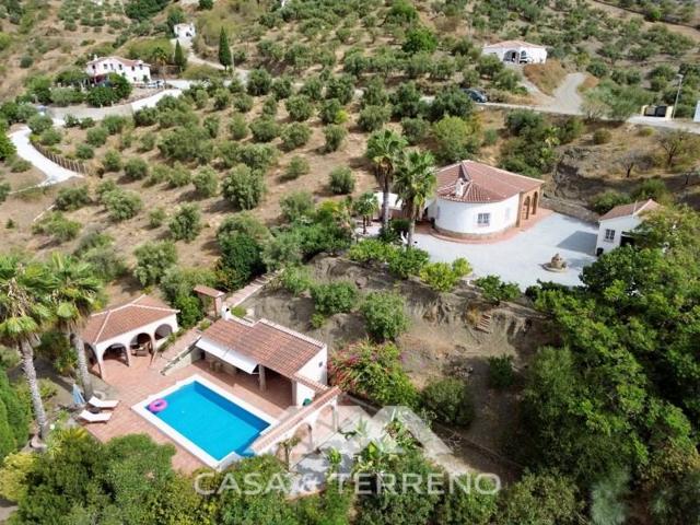 Chalet en venta en Canillas de Albaida photo 0