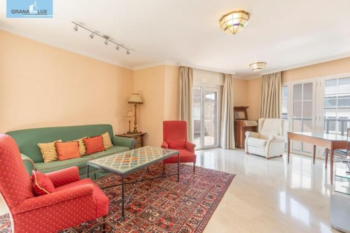 Piso en venta en Granada, Gran capitan photo 0