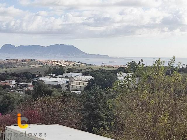 Casa con terreno en venta en Algeciras photo 0