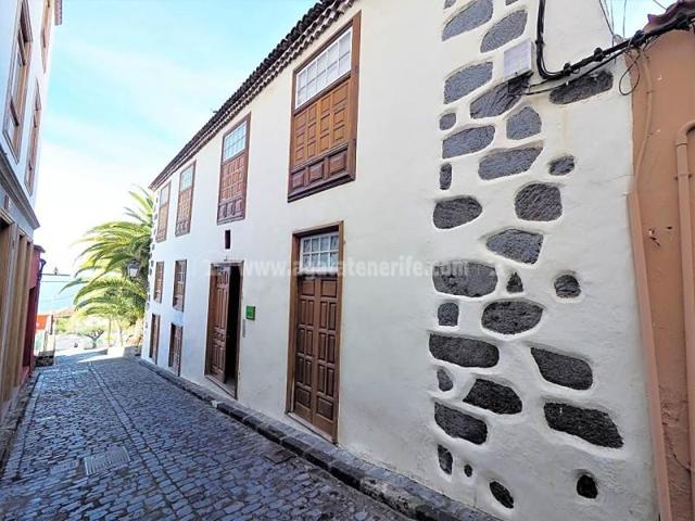 Chalet en venta en Icod de los Vinos, Tenerife North photo 0