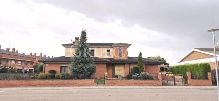 Chalet en venta en Alpicat, Cataluna photo 0