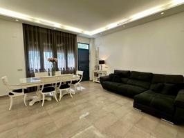 Adosada en venta en Valencia, Castellar-Oliveral photo 0