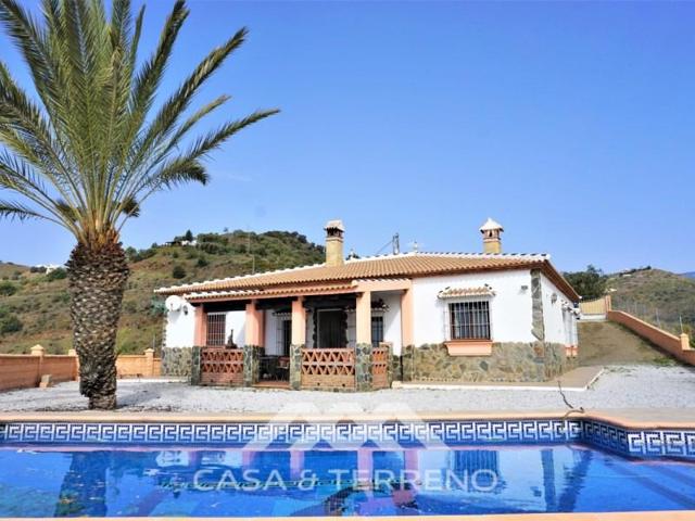 Chalet en venta en Sayalonga photo 0
