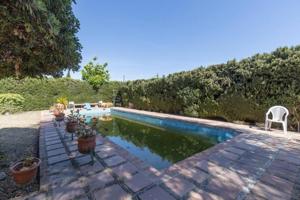 Chalet en venta en Ogíjares, Área de Ogijares photo 0