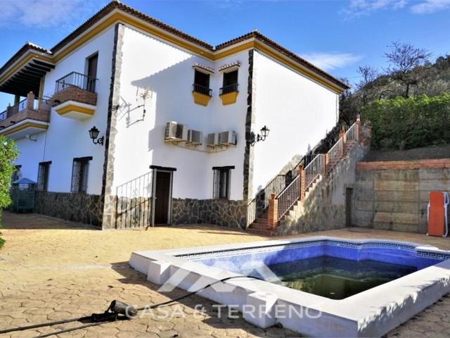Chalet en venta en Sayalonga photo 0