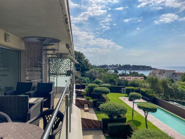 Aticos en venta en Sant Feliu de Guíxols photo 0