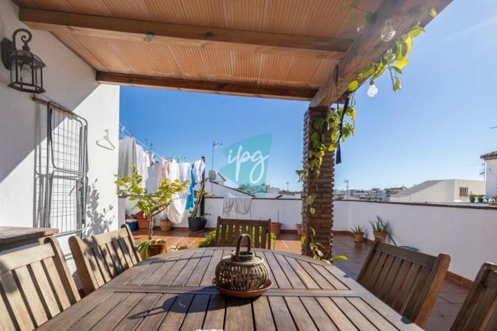 Adosada en venta en Estepona, Costa Del Sol photo 0