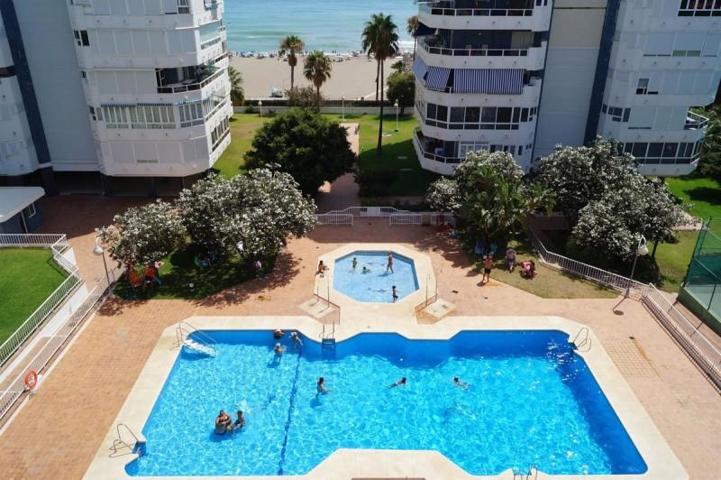 Apartamento en venta en Torremolinos, La Carihuela photo 0