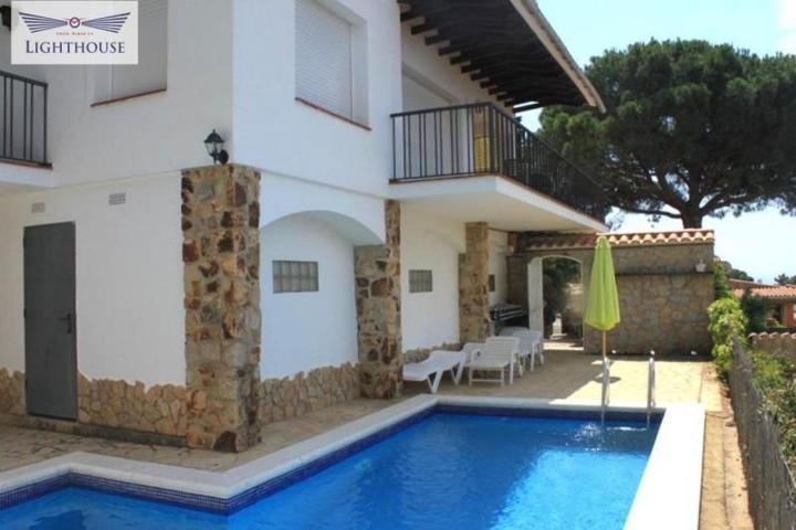 Chalet en venta en Lloret de Mar, Cala Canyelles photo 0