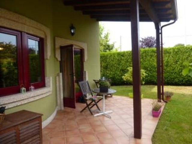 Casa en venta en Oleiros, Oleiros photo 0