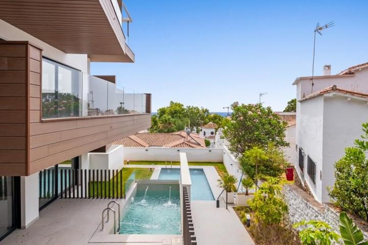 Apartamento en venta en Torremolinos, Montemar photo 0