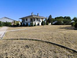 Chalet en venta en Cabrerizos, Cabrerizos photo 0