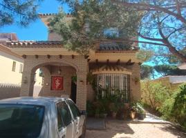 Chalet en venta en Chiclana de la Frontera, La barrosa photo 0