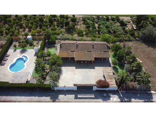 Chalet en venta en Coín photo 0