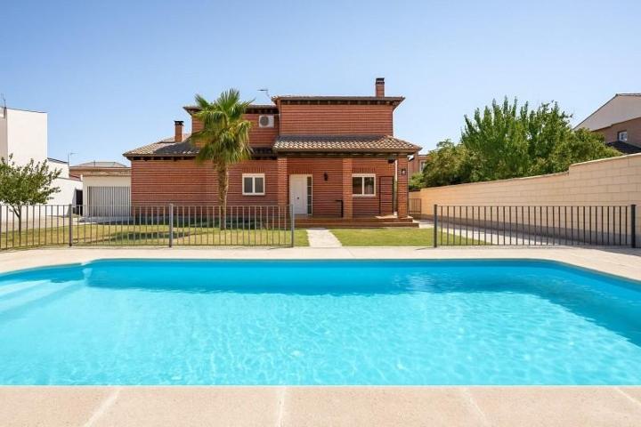 Chalet en venta en Cabanillas del Campo, Castilla la mancha photo 0