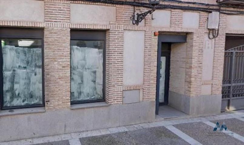 Local comercial en venta en Navalcarnero, Calle de la Constitución, 28600 photo 0