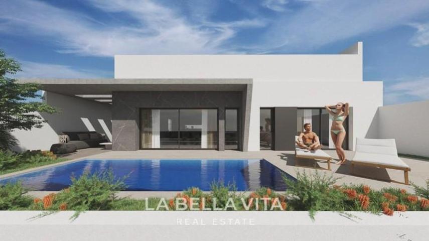 Chalet en venta en Torrevieja, Aguas Nuevas photo 0