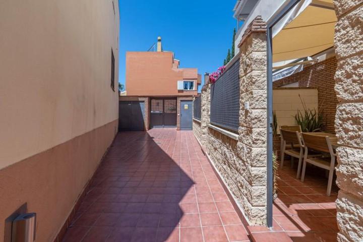 Casa en venta en Granada, El serrallo photo 0
