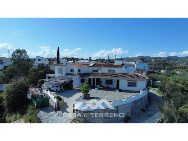 Chalet en venta en Vélez-Málaga photo 0