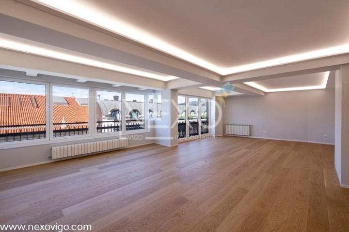 Piso en venta en Vigo, Rúa do Uruguai, 36201 photo 0