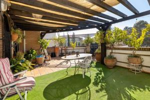 Casa en venta en Peligros, Centro photo 0