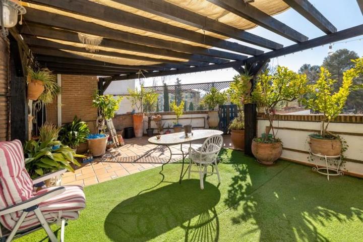 Casa en venta en Peligros, Centro photo 0