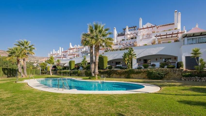Apartamento en venta en Marbella, La Dama de Noche-La Alzambra photo 0