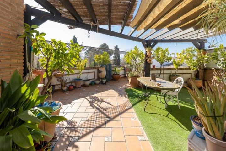 Casa en venta en Peligros, Centro photo 0